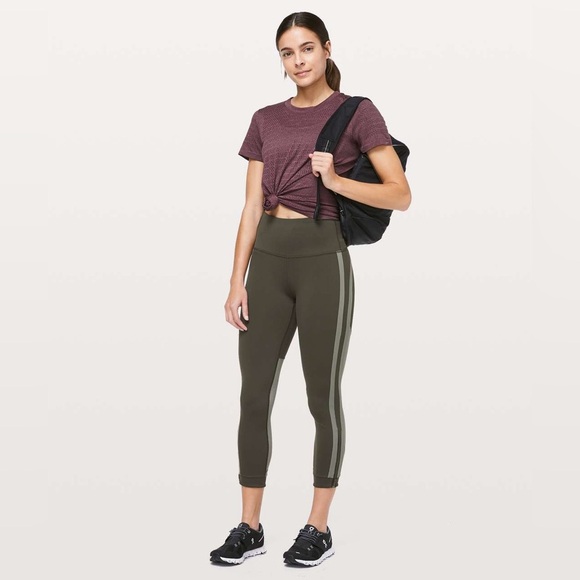 Lululemon Zip The Line Crop size 4 - Picture 4 of 8